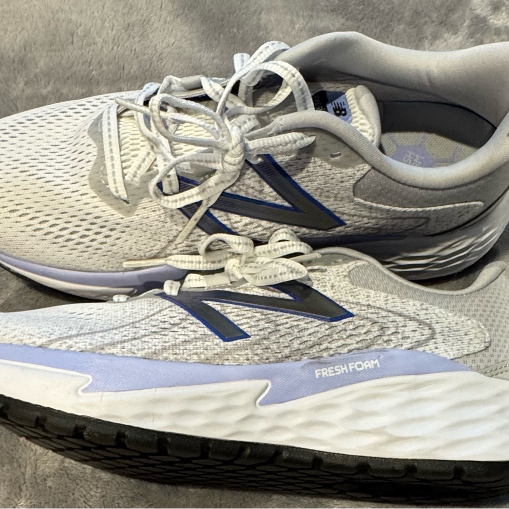 New Balance Women's Fresh Foam Evare V1